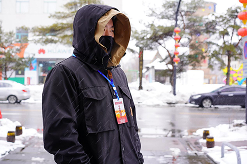 春雪中的守望者：疫情不除，我們不散